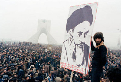 Anti-Shah demonstration at the Azadi-square in Teheran (photo: AP)