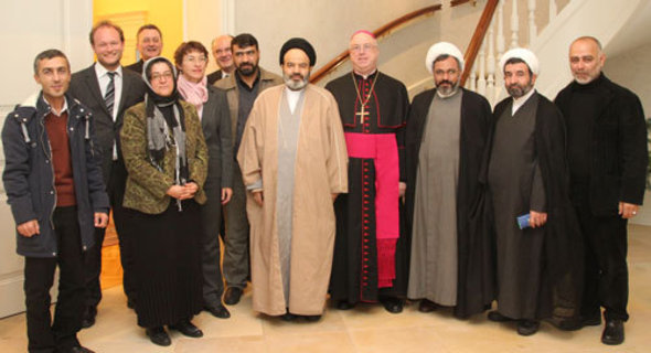 Delegation schiitischer Theologen zu Gast im ZeKK in Paderborn; Foto: dpa