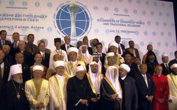 Teilnehmer des 3. Kongresses der Weltreligionen in Astana; Foto: Edda Schlager