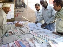 Zeitungsstand in Sanaa; Foto: Susanne Sporrer / Klaus Heymach