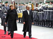Jemens Präsident Ali Abdallah Saleh im Februar 2008 zum Staatsbesuch in Berlin mit Angela Merkel; Foto: AP