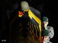 Bestattung eines im Auslandseinsatz getöteten Bundeswehrsoldaten in Zweibrücken, Oktober 2008; Foto: AP