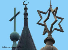 Symbolbild Religionen: Kirche, Moschee, Synagoge, Foto: DW