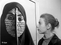 Ausstellung von Shirin Neshat; Foto: dpa