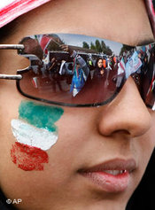 Junge Iranerin in Teheran; Foto: AP