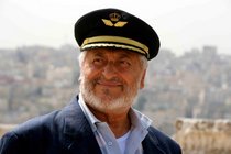 Captain Abu Raed wird gespielt von Nadim Sawalha; Quelle: www.captainaburaed.com