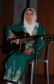 Sängerin und Buchautorin  Hülya Kandemir; Foto: Tasniem Ibrahim