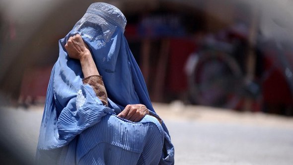 Frau in Burka; Foto: AP