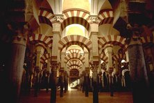 Interior of the Mezquita (photo: Wikipedia Commons)