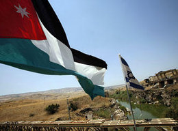 Jordanische und israelische Fahnen am Fluss Jordan; Foto: AP