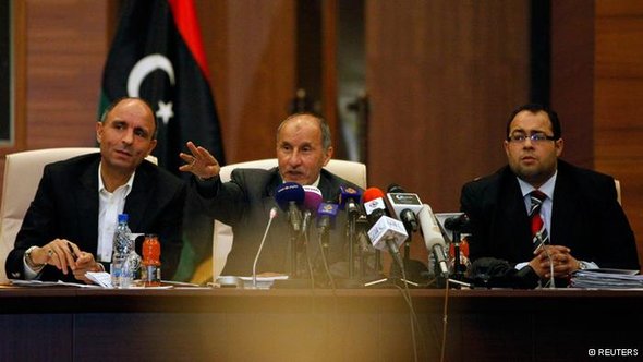 رئيس المجلس الانتقالي مصطفى عبد الجليل يؤكد بقاء الحكومة إلى حين إنجاز الانتخابات