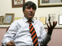 الصحفي الأرمني هرانت دينك، الذي اغتيل في بداية 2007، الصورة: أ ب
