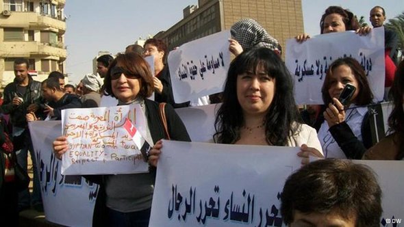 مصريات يتظاهرن في شوارع القاهرة من أجل المطالبة بحقوقهن 
