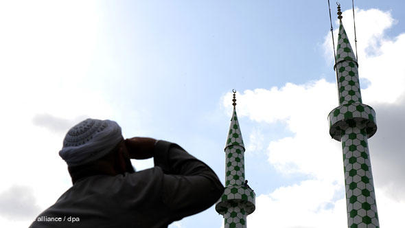يوم المسجد المفتوح يعرًف غير المسلمين بطقوس الإسلام