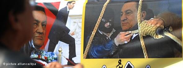 Plakat mit Mubarak am Galgen; Foto: dpa