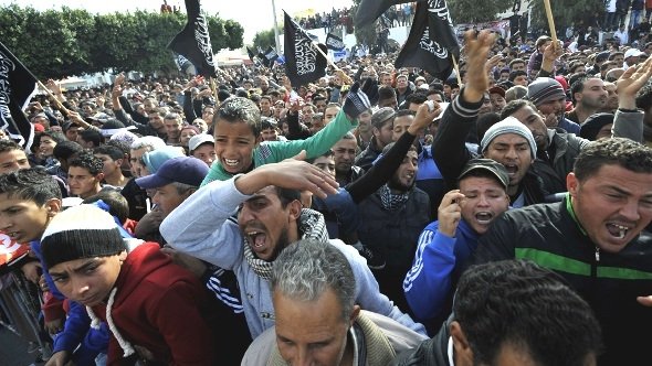 Machtdemonstration tunesischer Salafisten in Sidi Bouzid: Protestveranstaltung gegen Präsident Moncef Marzouki; Foto: Getty Images