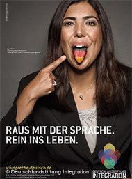 Plakatmotiv der Kampagne Raus mit der Sprache, rein ins Leben