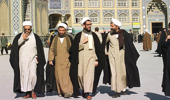 Iranische Geistliche in Ghom; Foto picture-alliance/dpa 