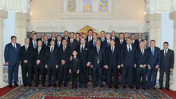 Die neue PJD-domninierte Regierung mit König Mohammed VI.; Foto: Reuters