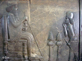 Relief von König Darius; Foto: DW/Uta Thofern
