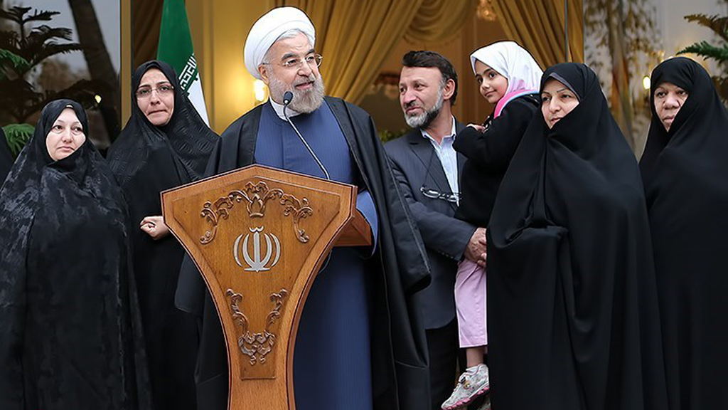 Iranischer Präsident Hassan Rohani bei einer Pressekonferenz nach dem Atom-Abkommen von Genf in Teheran; Foto: Tasnim