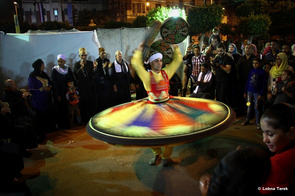 عرض التنورة وهو أحد أشهر أنواع العروض الفنية الشعبية المصرية المعروفة حول العالم والتى يتم تقديمها فى معظم المناسبات الخاصة والعامة لارتباطها بالتراث المصري.