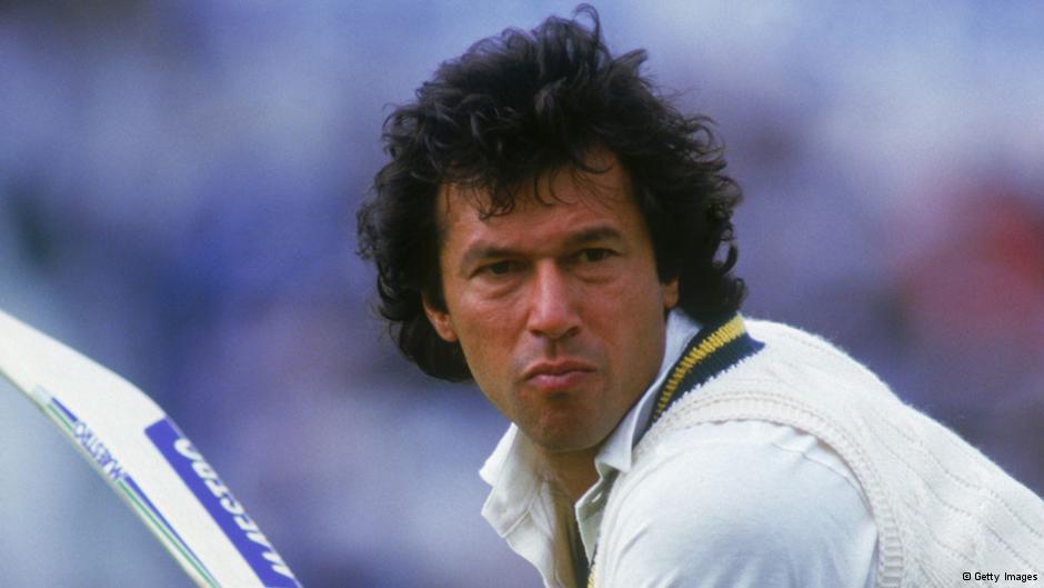 Imran Khan playing cricket (photo: Getty Images)