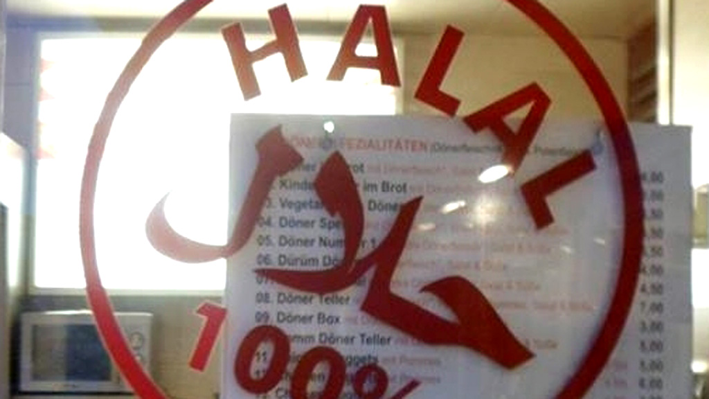 Türkischer Lebensmittelladen bietet Halal-Waren an; Foto: DW/S. Soliman