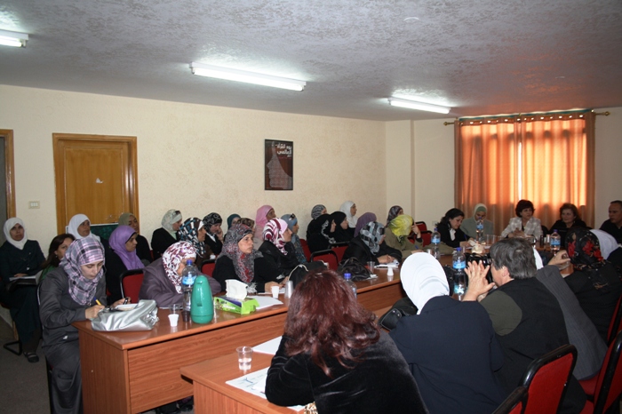 Sitzung des Frauenschattenrates in Ramallah; Foto: Palestinian Working Woman Society for Development (PWWSD) 