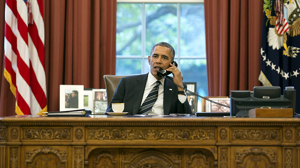 US-Präsident Barack Obama telefoniert am 27.03.2014 aus dem Weißen Haus in Washington mit Hassan Rohani; Foto: Reuters