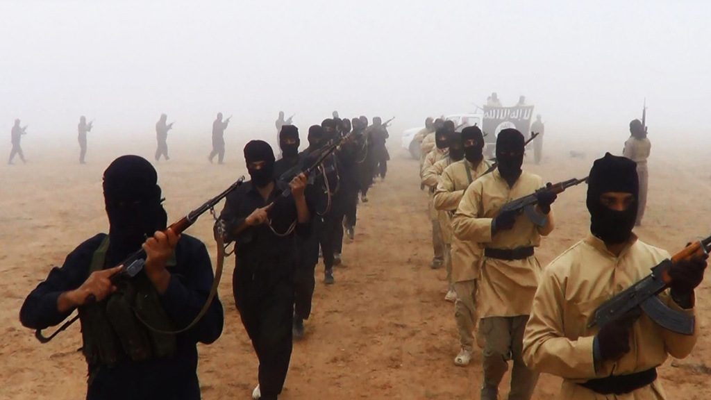 Aufmarsch von IS-Kämpfer im Irak; Foto: picture-alliance/abaca