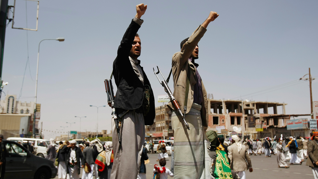 Schiitische Huthi-Rebellen bei einer Demonstration gegen die Regierung in Sanaa am 19. September 2014; Foto: picture-alliance/AP