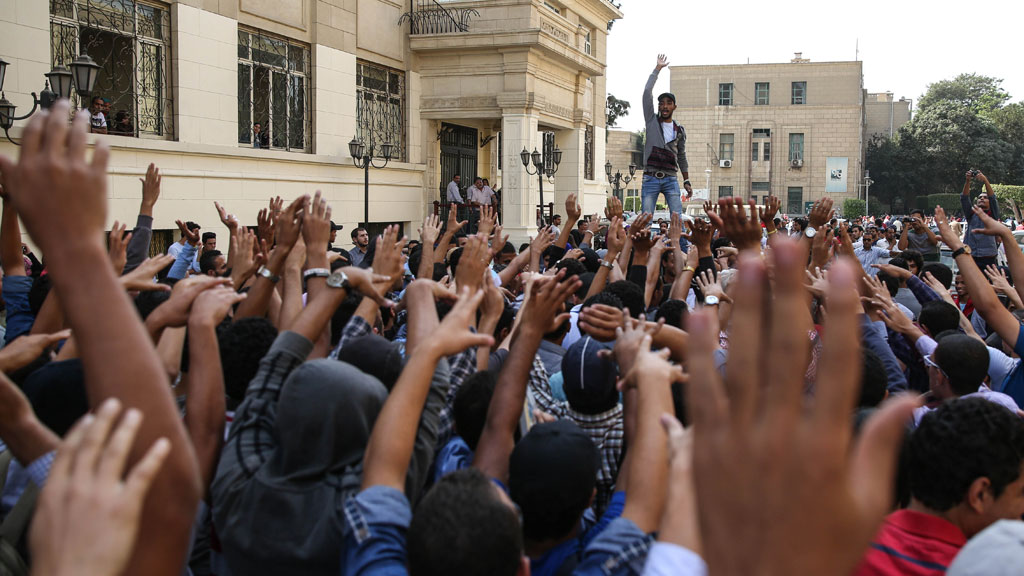Studenten-Demonstration an der Cairo University am 27.10.2014; Foto: picture-alliance/AA/M. Hossam