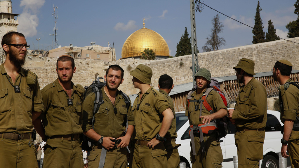 إغلاق الحرم القدسي "جبل الهيكل" من قبل الأمن الإسرائيلي. Foto: GALI TIBBON/AFP/Getty Images