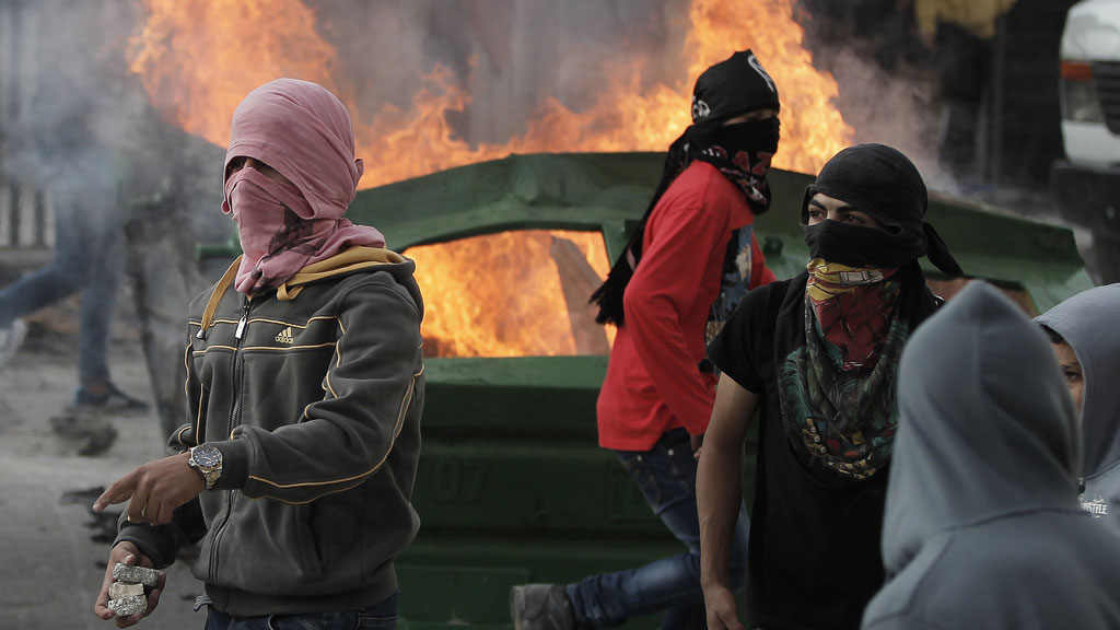 Jugendliche Palästinenser in Shuafat, Jerusalem, am 5.11.2014; Foto: Mohamad Gharabli/AFP/Getty Images
