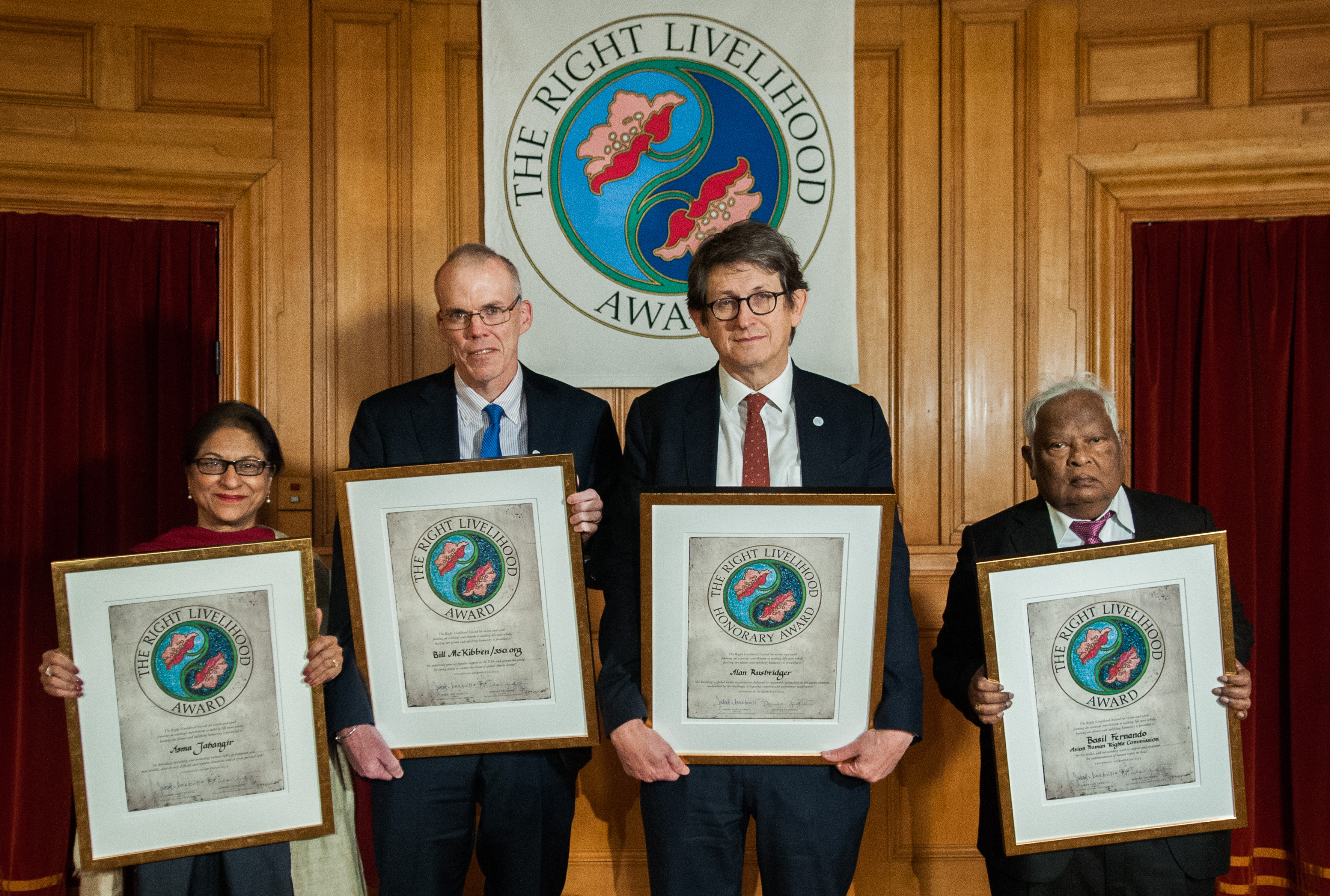 Von links nach rechts: Asma Jahangir, Bill McKibben, Alan Rusbridger und Basil Fernando; Foto: Wolfgang Schmidt/Right Livelihood Award Foundation