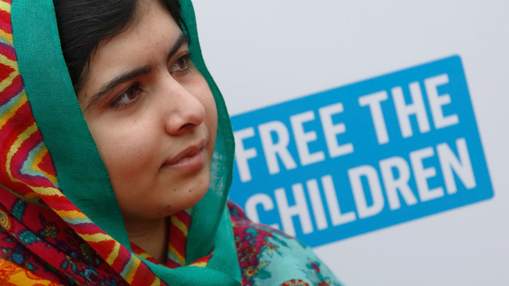 Malala Yousafzai und vor "We Day UK"-Kinderrechtskampagne in London am 7. März 2014; Foto: Reuters/L. MacGregor
