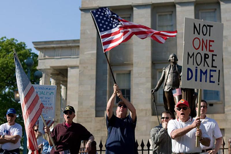 Anhänger der rechtspopulistischen Tea Party während einer Demonstration; Foto: AP