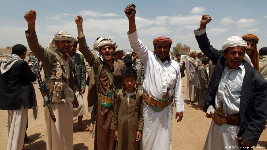 Huthi-Rebellen vor Sanaa; Foto: AFP