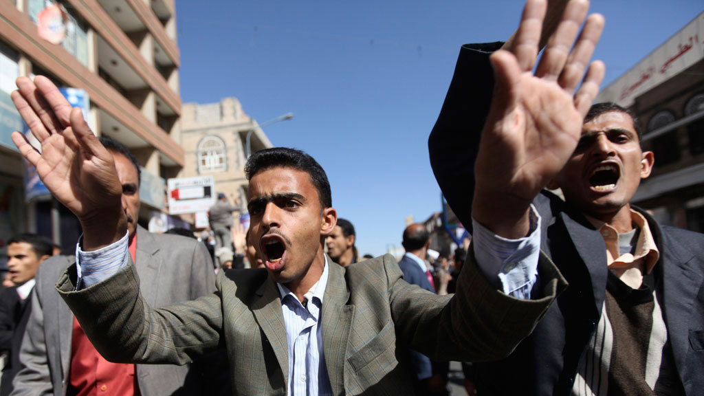Anti-Houthi protesters shout slogans during a rally in Sanaa 24 January 2015 (photo: Reuters/M. al-Sayaghi)