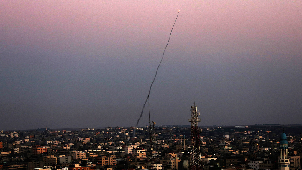 An M75 rocket launched from Gaza into Israel by militants of Ezz Al-Din Al Qassam militia, the military wing of Hamas, 10 July 2014 (photo: picture-alliance/dpa)