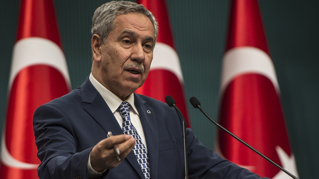 Turkey's Deputy Prime Minister Bulent Arinc at a press conference in Ankara, 9 March 2015 (photo: picture alliance/AA/Ozge Elif Kizil)