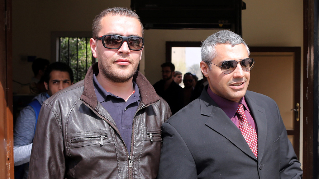Die Al-Jazeera-Journalisten Mohammed Fahmy und Baher Mahmoud nach ihrer Freilassung; Foto: picture-alliance/epa/K. Elfiqi