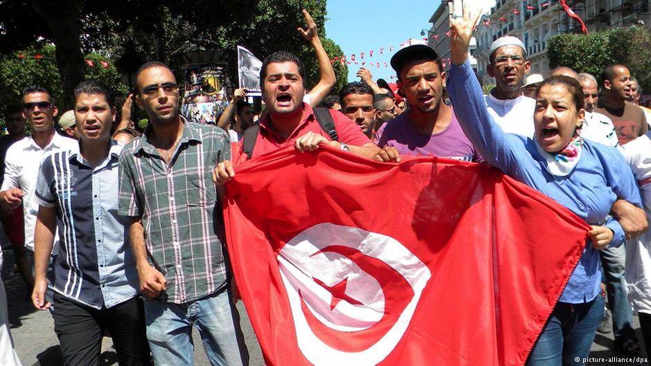 Proteste nach der Ermordung Chokri Belaids in Tunis; Foto: dpa/picture-alliance