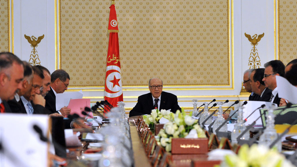 Tunesiens Präsident Beji Caid Essebsi bei einer Kabinettssitzung; Foto: Getty Images/AFP/F. Belaid