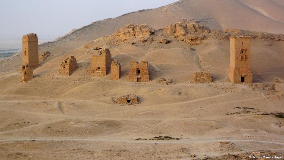 Grabtürme bei Palmyra: Der IS hat auch sieben dieser einzigartigen Bauwerke zerstört; Foto: Reuters