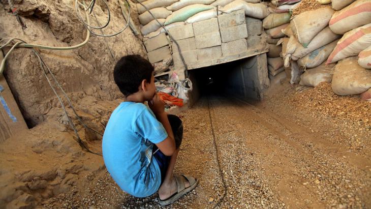 Tunnel connecting the Gaza Strip and Rafah (photo: picture-alliance/dpa)