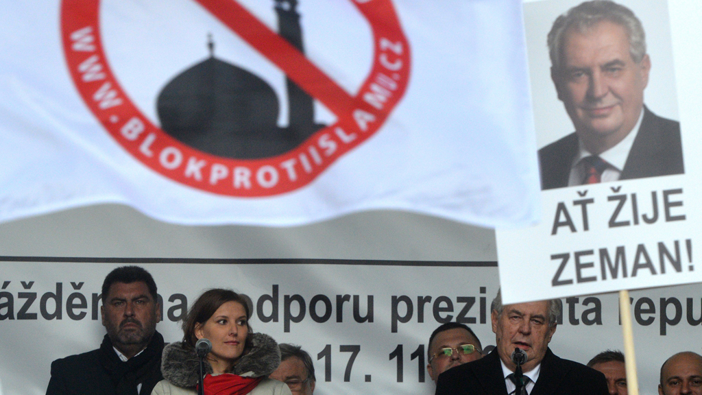  Milos Zeman während einer Anti-Islam-Rede in Prag; Foto: Getty Images/AFP/M. Cizek