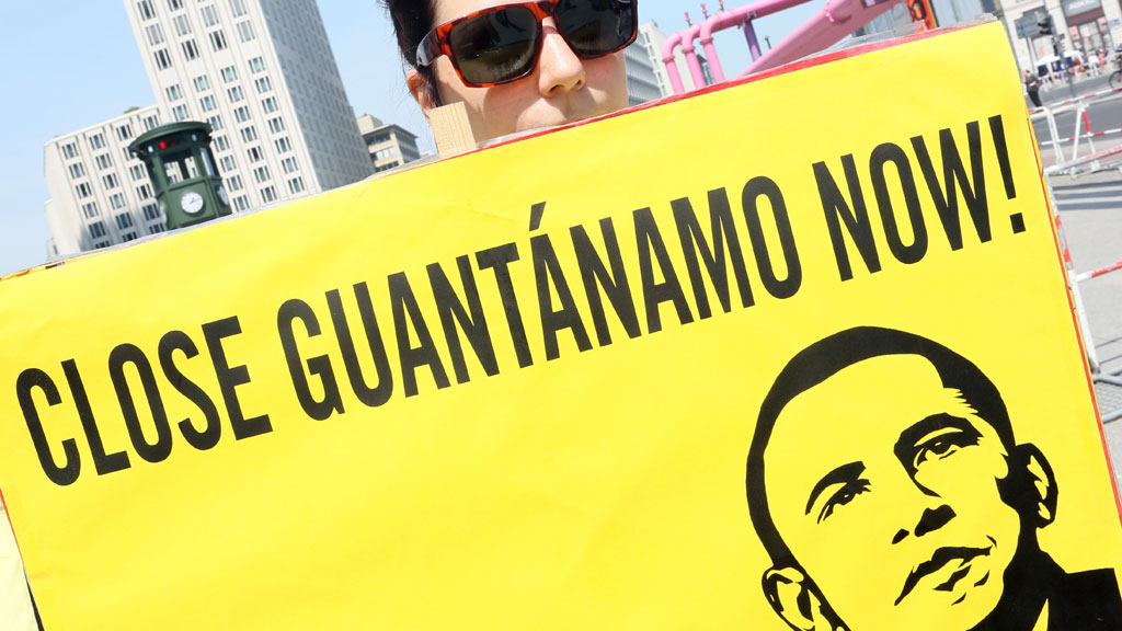 Berliner Proteste gegen Guantanamo Bay; Foto: picture-alliance/dpa/S. Pilick