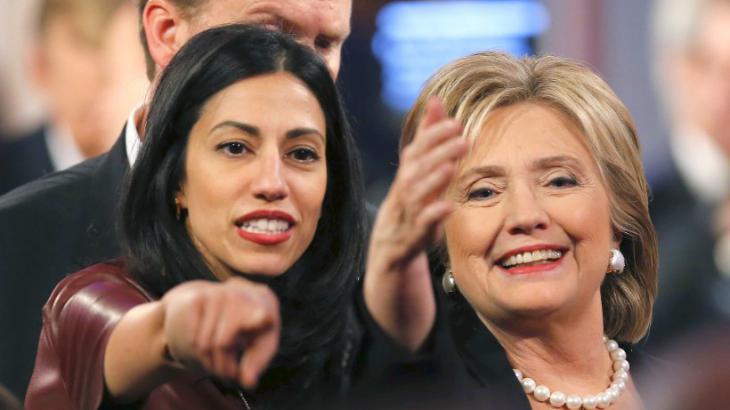 Huma Abedin (left) and Hillary Clinton (photo: Reuters)